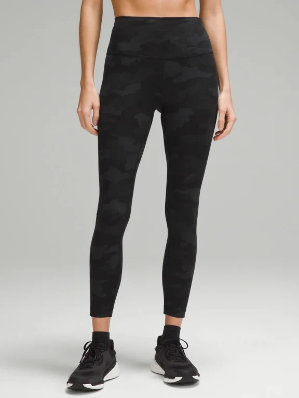 Women’s Lululemon Black Camo Active Leggings- Size 12